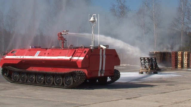 [VIDEO] Tăng cứu hỏa Nga phô diễn kỹ năng dập lửa