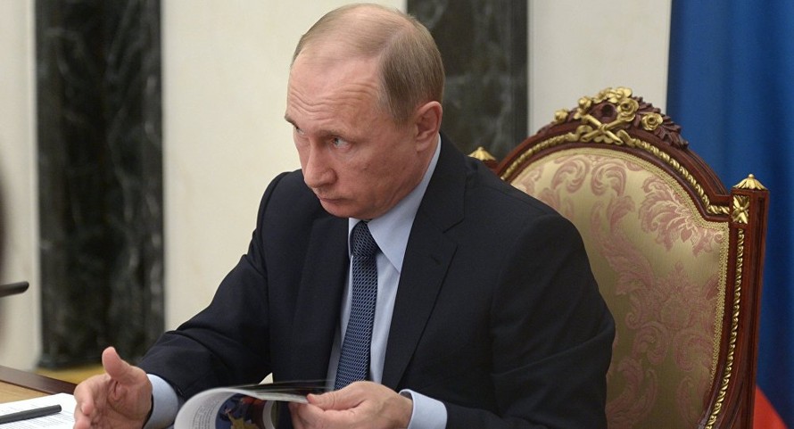 Tổng thống Nga Vladimir Putin cho rằng, việc các quan chức FIFA bị bắt giữ theo yêu cầu của Mỹ là động thái bất bình thường
