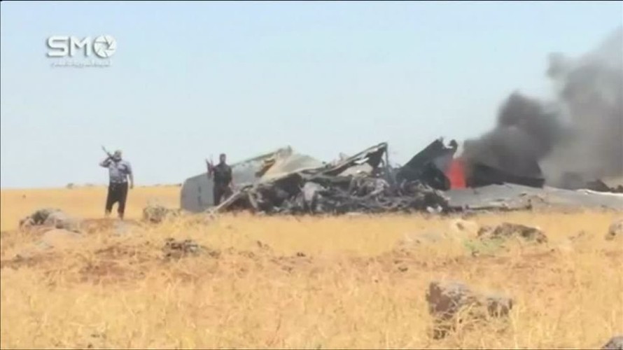 Lực lượng đối lập bắn hạ máy bay quân sự Syria