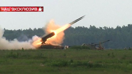 Vũ khí Nga thị uy sức mạnh dịp triển lãm Army-2015