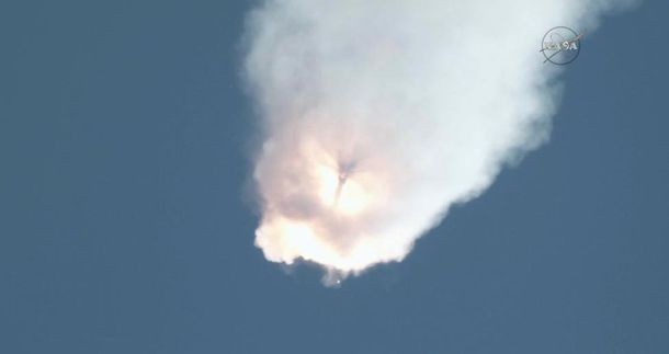 Tên lửa Falcon 9 nổ tung sau 3 phút rời bệ phóng