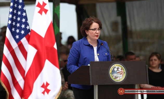 Bộ trưởng Quốc phòng Gruzia Tina Khidasheli đặt niềm tin vào vũ khí phương Tây trong việc đảm bảo an ninh quốc gia