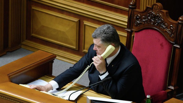 Tổng thống Ukraine Petro Poroshenko nói "Nga đe dọa an ninh thế giới".