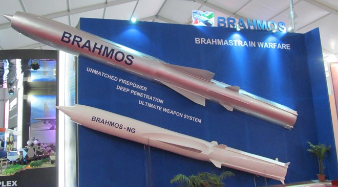 Tên lửa siêu thanh BrahMos chưa ra mắt đã đắt khách