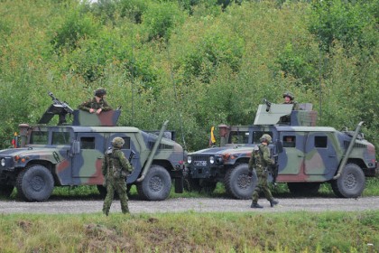 Ukraine dọa đưa vũ khí hạng nặng trở lại giới tuyến