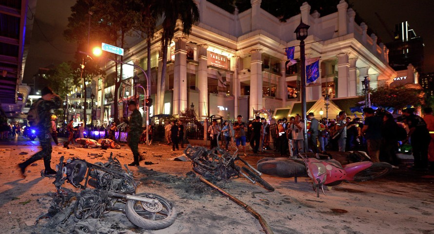 Hiện trường vụ đánh bom đẫm máu ở trung tâm Bangkok.