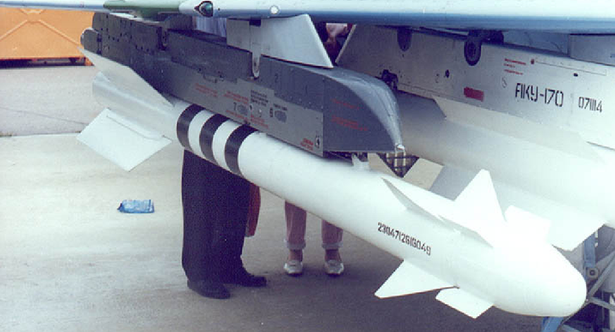 Tên lửa không đối không của Nga mở hàng đắt khách