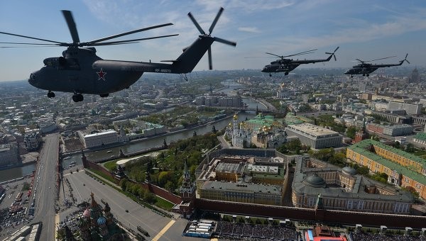 Nga tiếp tục duy trì sức mạnh quân sự bất chấp kinh tế khó khăn. Ảnh: RIA Novosti