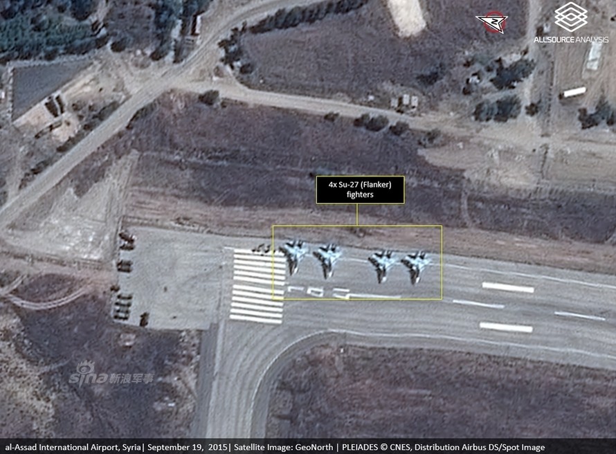 Ảnh được cho là chụp các chiến đấu cơ Su-27 của Nga tại một sân bay Syria hồi cuối tuần trước.Ảnh: Sina