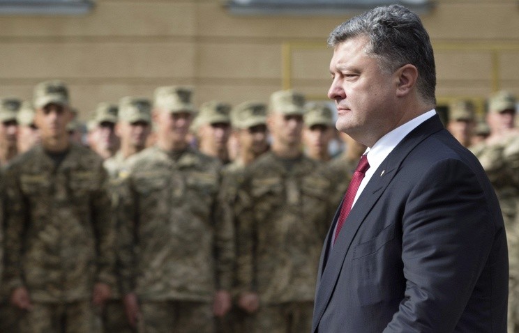 Tổng thống Poroshenko khẳng định Ukraine sẵn sàng gia nhập NATO. Ảnh: Tass