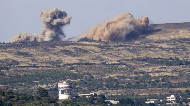 Không quân Syria thực hiện các cuộc không kích vào địa điểm đóng quân của khủng bố IS. Ảnh: Tass