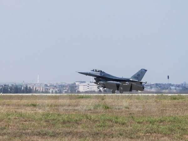 Máy bay F-16 được triển khai tới căn cứ không quân Incirlik, Thổ Nhĩ Kỳ ngày 9/8. (Nguồn: AFP/TTXVN)