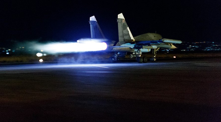 Không quân Nga vén màn đêm xuất kích ở Syria