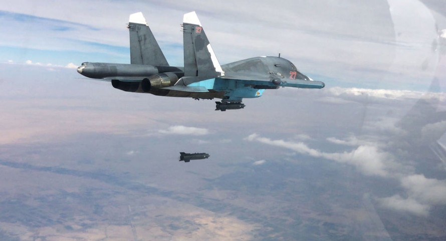 Tiêm kích-ném bom Su-34 được Nga huy động tham gia cuộc không kích IS ở Syria. Ảnh: Bộ Quốc phòng Nga