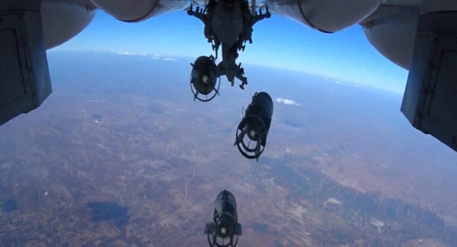Không quân Nga ném bom mục tiêu IS ở Syria. Ảnh: Bộ Quốc phòng Nga