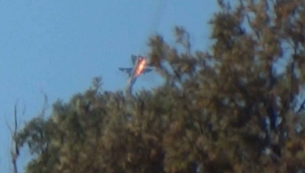 Thời khắc Su-24 của Nga bị không quân Thổ Nhĩ Kỳ bắn hạ. Ảnh: Reuters