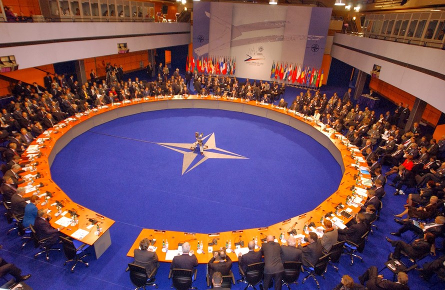 Một cuộc họp của giới chức Tổ chức Hiệp ước Bắc Đại Tây Dương (NATO). Ảnh: AP