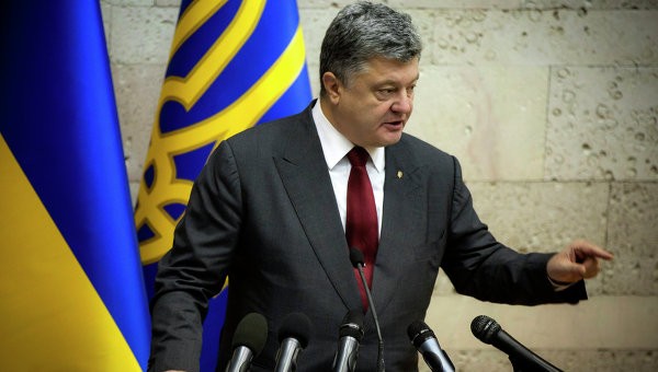 Tổng thống Petro Poroshenko khẳng định, bán đảo Crimea là của Ukraine. Ảnh: RIA Novosti