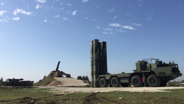 Phương Tây cho rằng, việc Nga triển khai hàng loạt các loại vũ khí quy mô lớn tại Syria đã biến tình hình khu vực rơi vào hỗn loạn. Ảnh: RIA Novosti