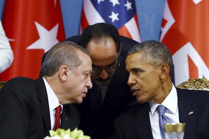 Tổng thống Mỹ Obama (phải) và người đồng cấp Thổ Nhĩ Kỳ tại một cuộc gặp. Ảnh: AP