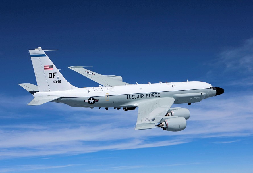 Một máy bay do thám RC 135V của Mỹ rời căn cứ chỉ 10 phút trước khi Triều Tiên thử bom nhiệt hạch. Ảnh: US Navy