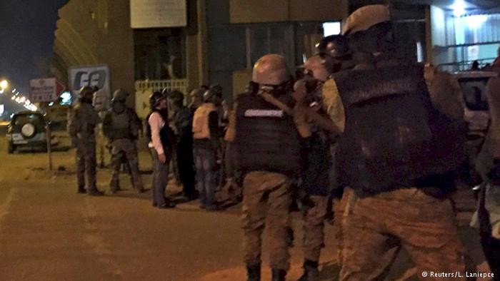 Đột kích khách sạn Burkina Faso, giải cứu con tin từ tay khủng bố