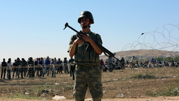 Thổ Nhĩ Kỳ tăng cường an ninh trên biên giới với Syria. Ảnh: AP