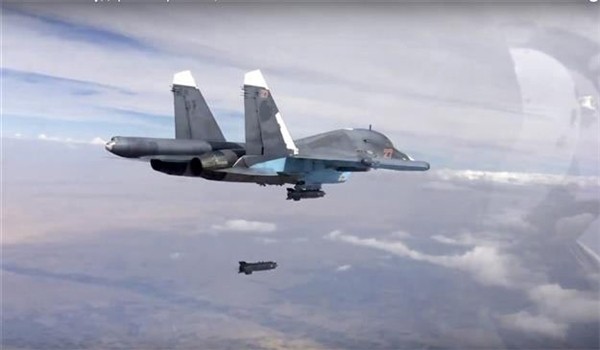 "Xe tăng bay" Su-34 là một trong những thành quả mới nhất của ngành công nghiệp quốc phòng Nga được sử dụng ở Syria. Ảnh: Bộ Quốc phòng Nga