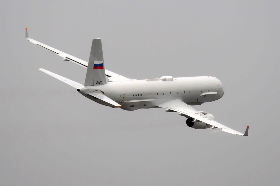 Máy bay trinh sát TU-214R 
