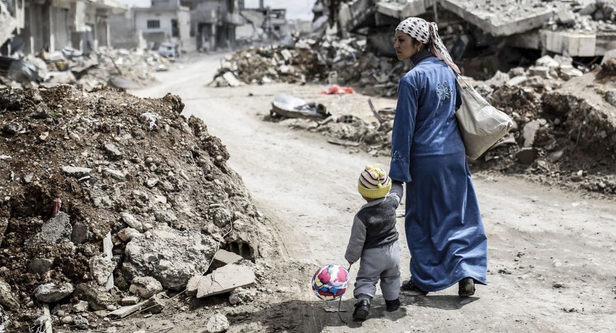 Phút yên bình hiếm hoi của người dân Syria. Ảnh: AFP