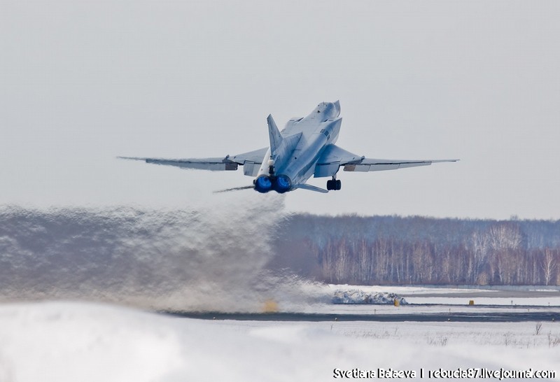 [ẢNH] Sát thủ diệt tàu sân bay Tu-22M3 đi làm nhiệm vụ