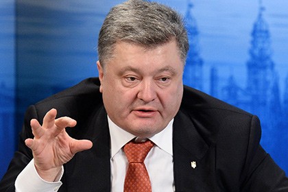 Tổng thống Ukraine Poroshenko thừa nhận không thể lấy lại bán đảo Crimea bằng vũ lực. Ảnh: AP