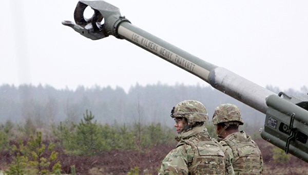 NATO đưa thêm quân áp sát biên giới Nga. Ảnh: RIA Novosti
