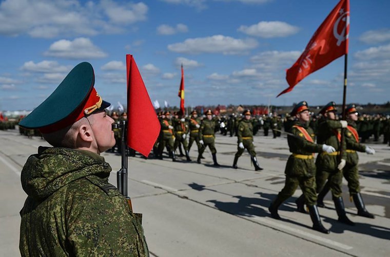[VIDEO] Quân đội Nga hối hả trước Ngày Chiến thắng phát xít