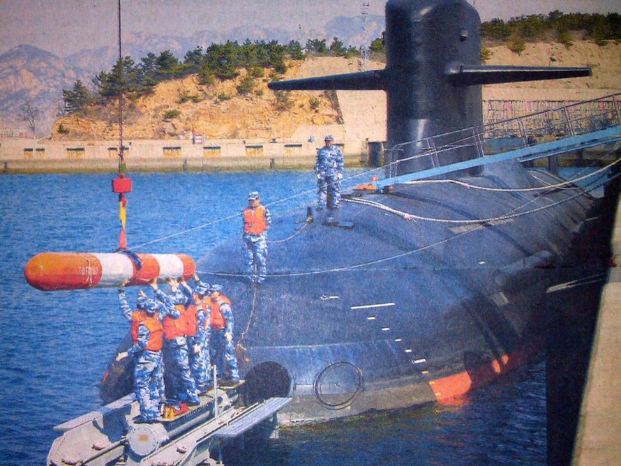 THẾ GIỚI 24H: Trung Quốc lần đầu công khai tàu ngầm hạt nhân 093B