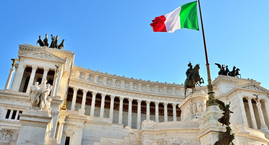 Sau Anh, Italia muốn trưng cầu ra khỏi khu vực đồng tiền chung