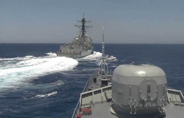 [VIDEO] Khoảnh khắc chiến hạm Nga – Mỹ giáp mặt ở Địa Trung Hải