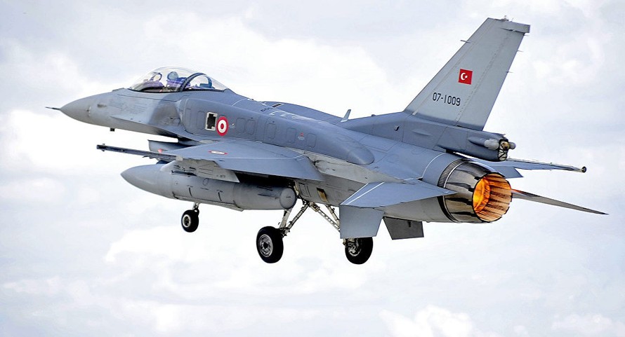 Ông Erdogan lệnh F-16 tuần tra không phận Thổ Nhĩ Kỳ. Ảnh: Sputnik