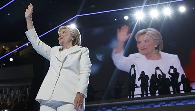 Bà Hillary ủng hộ NATO chống ‘mối đe dọa Nga’. Ảnh: Reuters