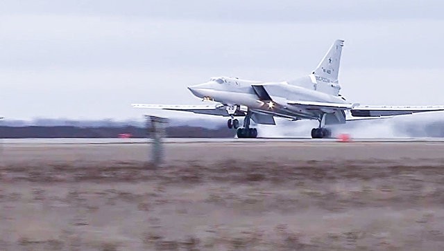 Máy bay ném bom Tu-22M3 cất cánh sang Syria. Ảnh: Bộ Quốc phòng Nga