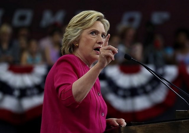 Ứng cử viên đảng Dân chủ Hillary Clinton đang hưởng lợi từ các nhà tài trợ của đảng Cộng hòa. Ảnh: Reuters