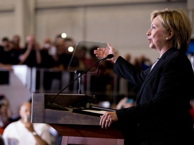 Ứng viên tổng thống Mỹ Hillary Clinton phản đối TPP. Ảnh: AP