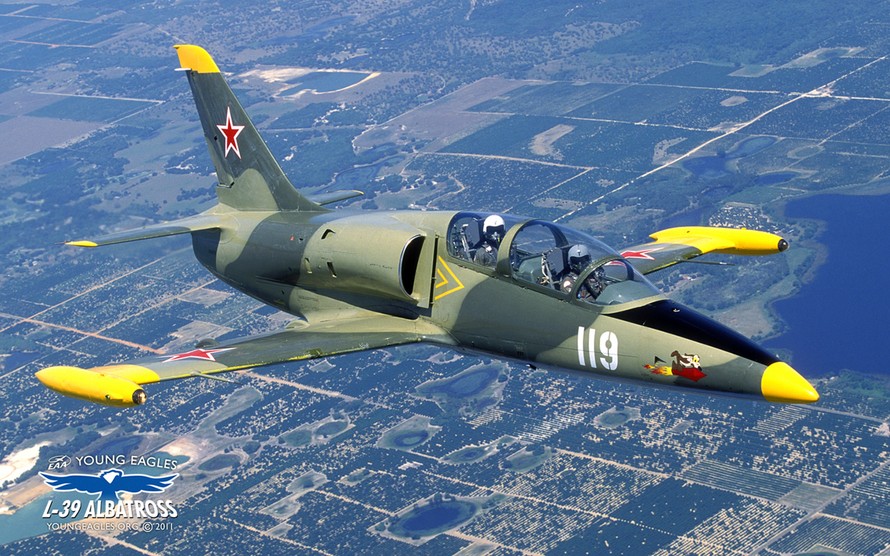 Cận cảnh sức mạnh máy bay huấn luyện L-39