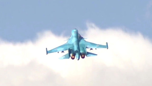 Nga đưa ‘xe tăng bay’ Su-34 đến bán đảo Crimea tập trận. Ảnh: Bộ Quốc phòng Nga