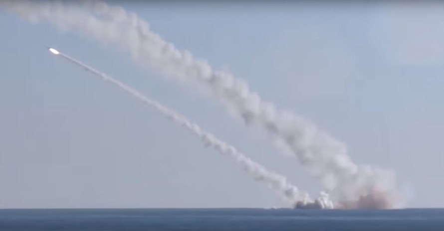 [VIDEO] Hải quân Nga thị uy sức mạnh với tên lửa hành trình Kalibr