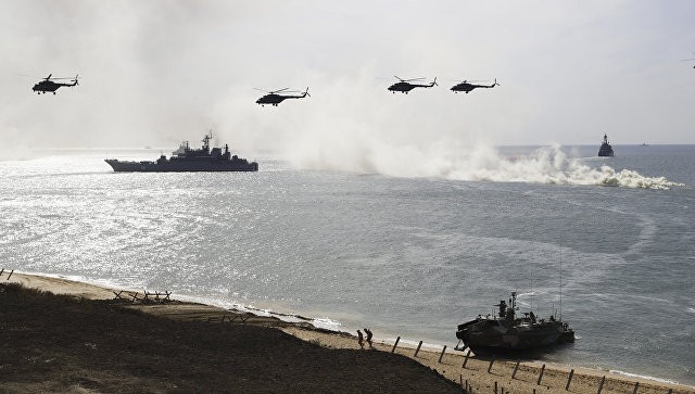 Cuộc tập trận quân sự quy mô lớn của Nga ở Crimea, cho thấy Moscow không có ý định từ bỏ quyền kiểm soát đối với bán đảo này. Ảnh: AP