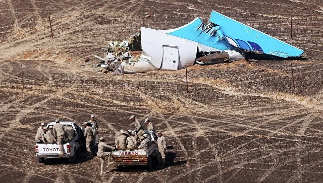 Hiện trường máy bay A321 của Nga gặp nạn ở bán đảo Sinai cuối tháng 10/2015. Ảnh: Bộ Tình trạng khẩn cấp Nga
