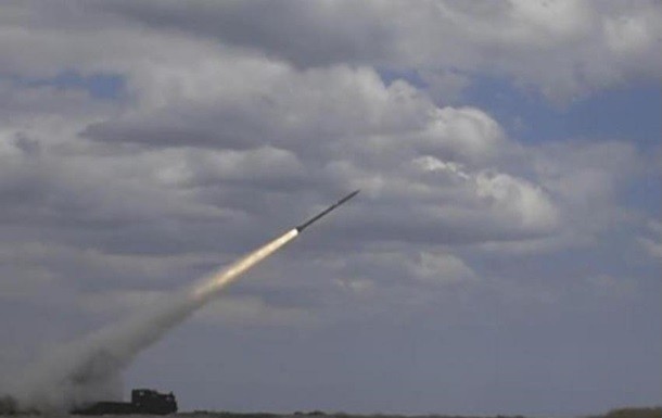 Tổng thống Poroshenko lộ video Ukraine phóng tên lửa tự tạo