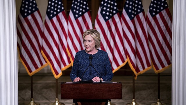 Ứng cử viên tổng thống Mỹ của đảng Dân chủ Hillary Clinton vẫn dẫn trước ứng viên đảng Cộng hòa Donald Trump. Ảnh: AFP