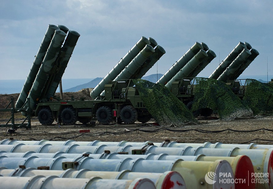 Cận cảnh ‘rồng lửa’ S-400 của Nga trấn giữ Crimea